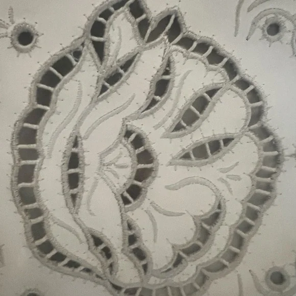 Patricia Nash White Floral Embroidered Handbag - Picture 7 of 12